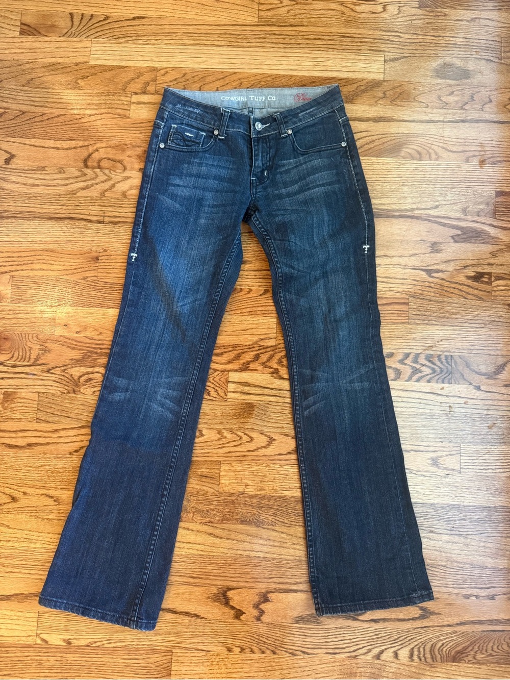 Cowgirl Tuff Dark Blue Boot Cut Diva Jeans / Great condition / Size 27